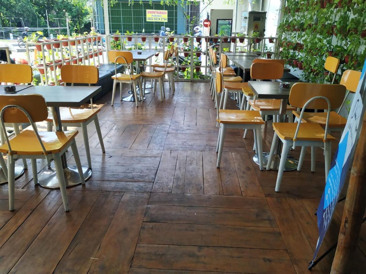 Green Red Hotel Syariah Jombang Экстерьер фото